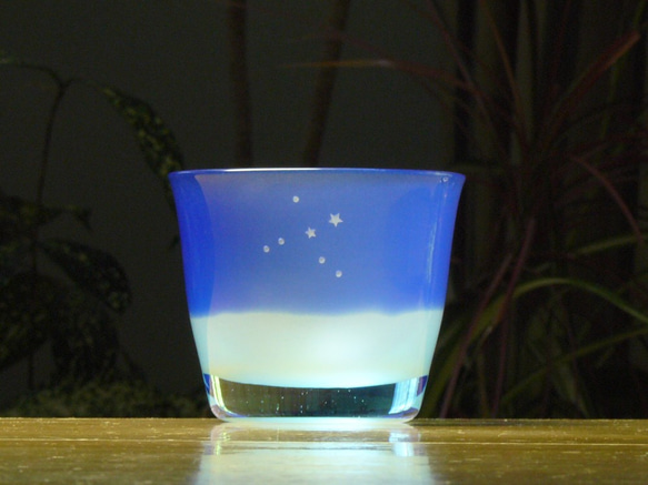 冷起見，貓和星座玻璃的冰茶 - 天鵝淺藍色×藍色（1） 第3張的照片