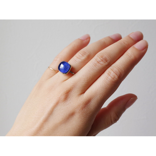 ラピスラズリとルチルクォーツのダブレットストーンリング ラピスラズリ×ルチルクォーツのダブレットストーン リング RC 指輪