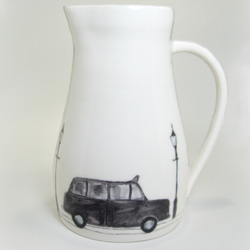 イギリス作家の手作り水差し「ロンドン タクシー」 1枚目の画像