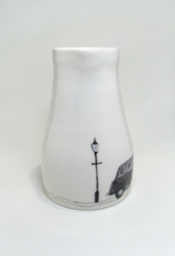 イギリス作家の手作り水差し「ロンドン タクシー」 3枚目の画像