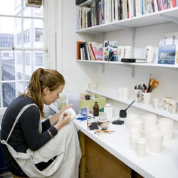 イギリス作家の手作り水差し「ロンドン タクシー」 5枚目の画像