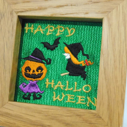 「ハロウィン」－魔女とカボチャ－の刺繍額 2枚目の画像