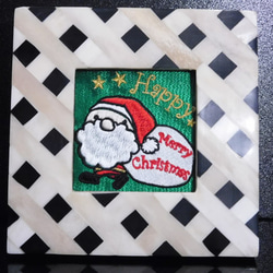 Happy Christmas　サンタクロースの刺繍　個性的な額入り 2枚目の画像