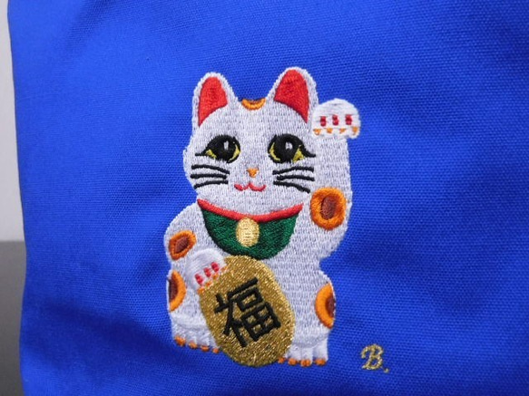 「招き猫」の刺繡入りミニトートバッグ 2枚目の画像