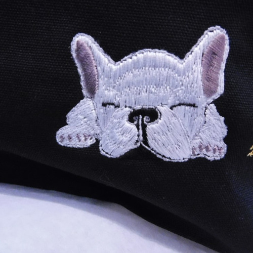 可愛い「フレンチブル」の刺繍入りキャンバストートバッグ