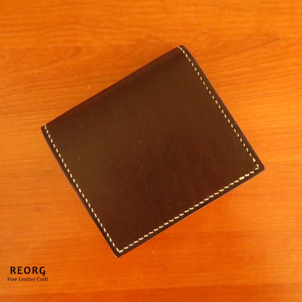 ちょうど良い2つ折り本革ミニ財布　お札も硬貨もカードも程よく収納　ダークチョコ