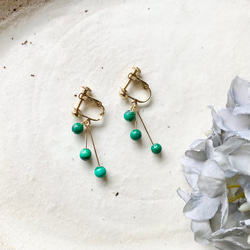 天然石 緑の翡翠のフープイヤリング イヤリング・ノンホールピアス