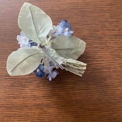 染色　布花　コサージュ　ブローチ　可憐な小花　ミニ 8枚目の画像