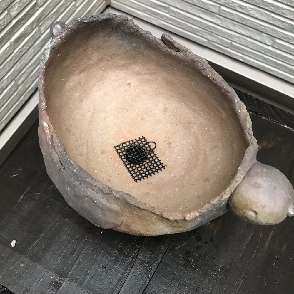 盆栽や山野草、多肉植物の植え替えに【陶芸作家真山茜さんの　盆栽鉢（炭化焼締鉢） 】002