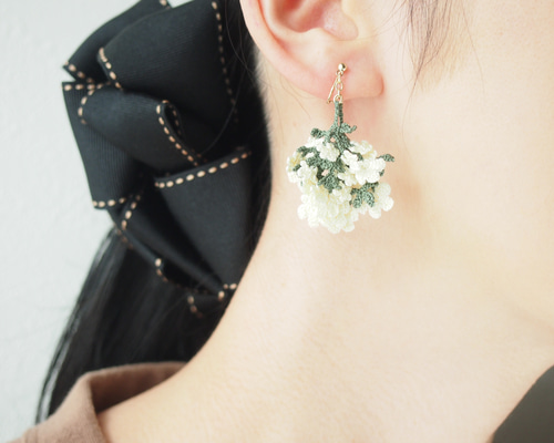 フランス発 ☆レネレイド☆ 白いオルレアのお花ピアス フランス発 ☆レネレイド☆ 白いオルレアのお花イヤリング