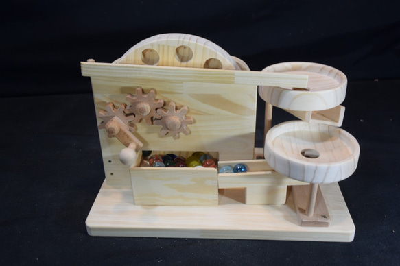 手作り 木のおもちゃ 無限ループのビー玉からくりマシン ツイン