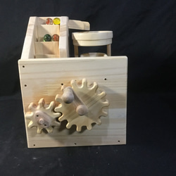 手作り　木のおもちゃ　無限ループのビー玉からくりマシン　階段トルネード　木製　知育玩具　ビー玉　ピタゴラスイッチ 2枚目の画像