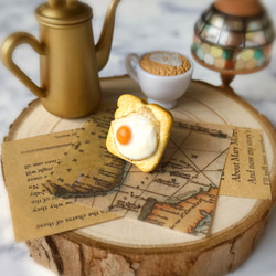 半熟卵トーストピアスは、イヤークリップ、イヤーピン▕ポケット、リアルな料理、ミニチュアとして使用できます 2枚目の画像