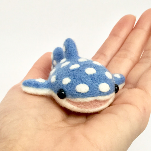 羊毛フェルト　がま口ホルダー　ジンベエザメ　ハンドメイド 羊毛フェルト がま口ホルダー ジンベエザメ ハンドメイド - メルカリ