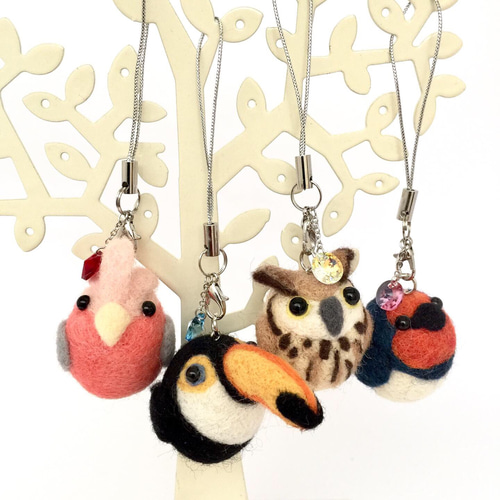 受注制作】羊毛フェルト 誕生月カラーで選べる鳥さんストラップ② 携帯