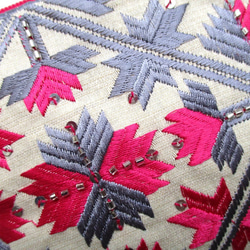 プルカリ花刺繍ポーチ　ピンクxグレー 3枚目の画像