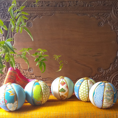 【取置中】手毬 犬張子 花柄 水色 ちりめん 木目込みまり 置物 3223 手毬 犬張子 花柄 水色 ちりめん 木目込みまり 置物 - メルカリ