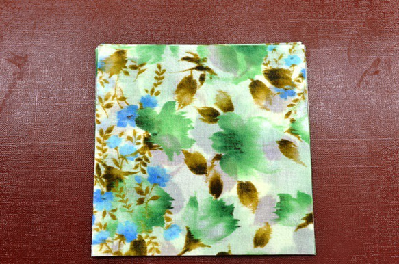 布折り紙  黄緑花柄 10枚セット 1枚目の画像
