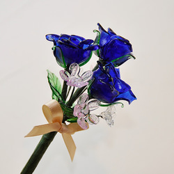 グラスフラワー　プチブーケ（青いバラとピンクの小花） 4枚目の画像