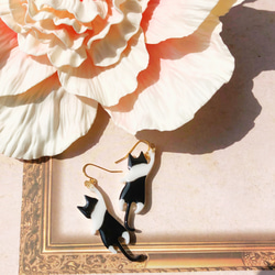 kakera】くっつき猫 琉球ガラス イヤリング・ノンホールピアス