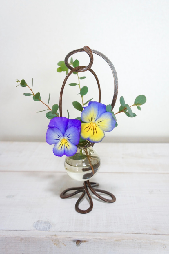 四つ葉クローバースタンド ブラウン 一輪挿し・花瓶・花器