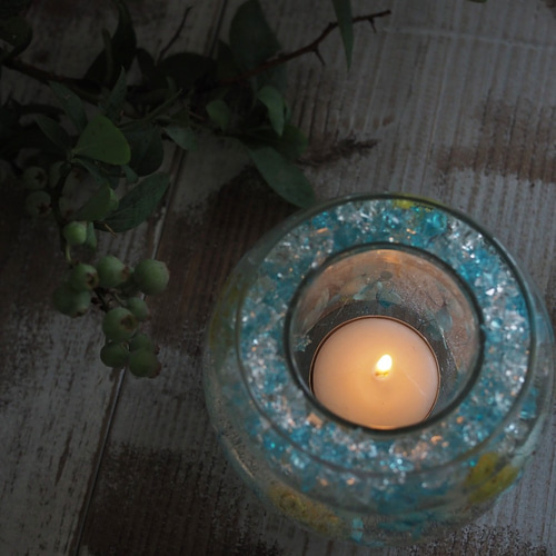 ターコイズ色のアロマキャンドル入れ ターコイズ色のアロマキャンドル入れ