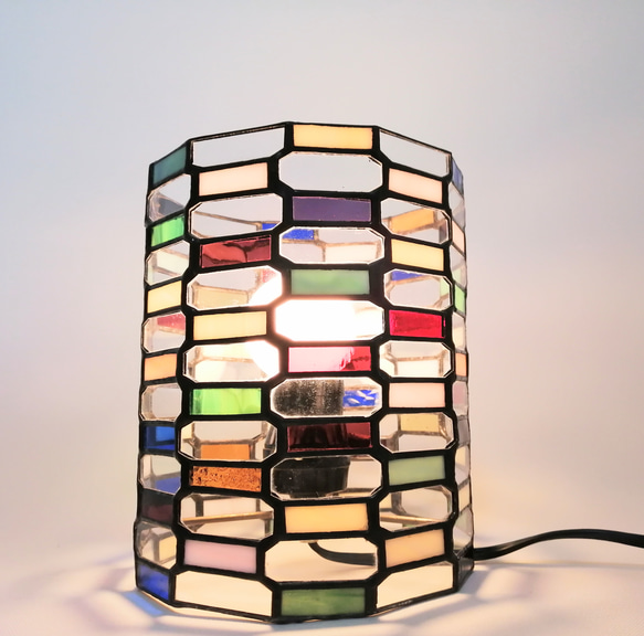 [huit]　照明　置き型　ライト　ステンドグラス　リラックス　ラッキーモチーフ　アンティーク　 2枚目の画像