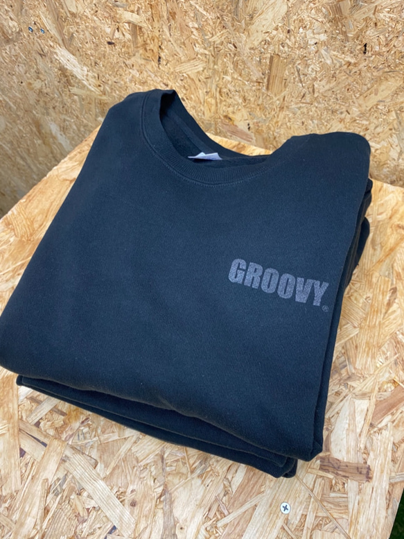 超オススメ！！ブラック×ブラック　GROOVY ワンポイントスウェット 1枚目の画像