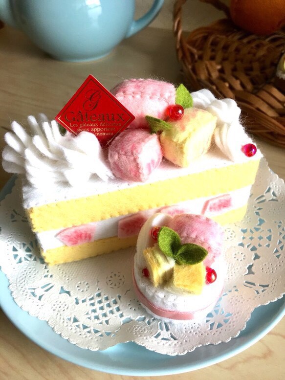 受注製作/飾りホイップクリームと桃のショートケーキと桃のムース