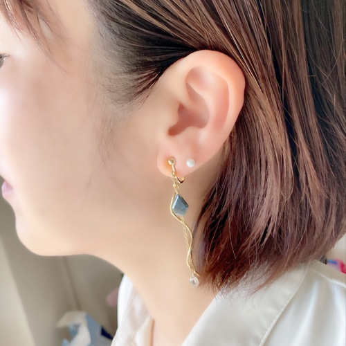 希少！ブラジル産トロレアイト＆ホワイトトパーズのロングピアス 