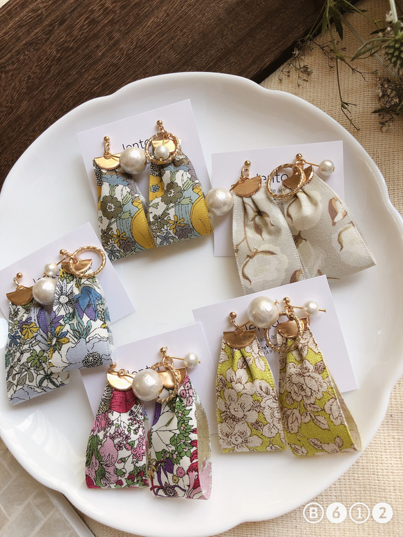 fabric flower ribbon pierce /earring 2枚目の画像