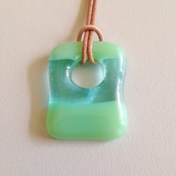 ガラスのネックレス：rock candy (mint　green×aquamarine blue) 1枚目の画像