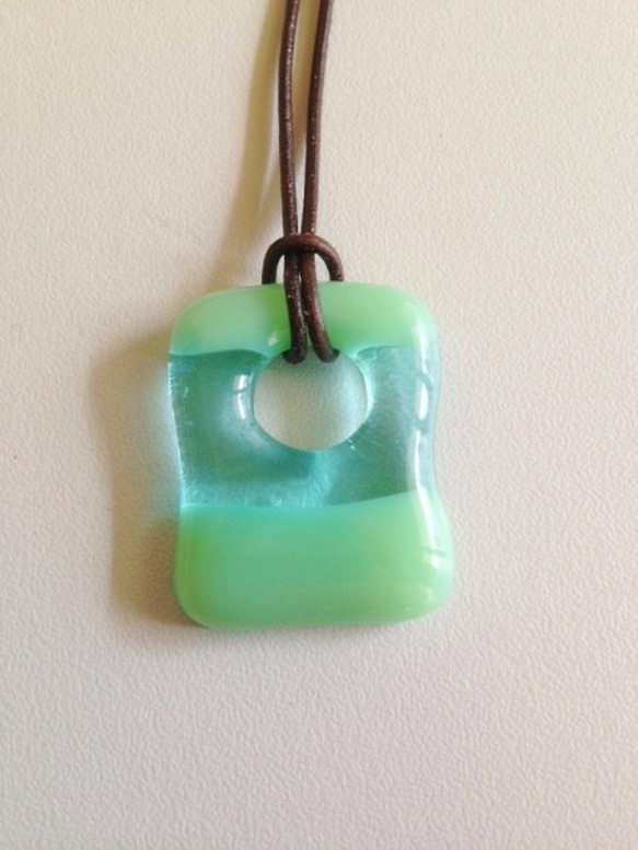 ガラスのネックレス：rock candy (mint　green×aquamarine blue) 3枚目の画像