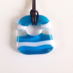 ガラスのネックレス：rock candy (turquoise blue×white) 3枚目の画像