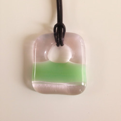 ガラスのネックレス：rock candy (coral pink ×mint green) 3枚目の画像