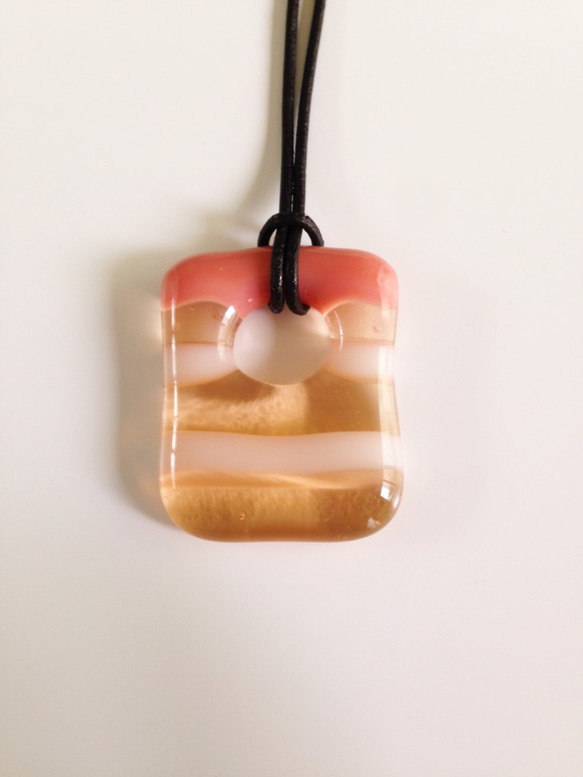 ガラスのネックレス：rock candy (coral orange×white） 3枚目の画像