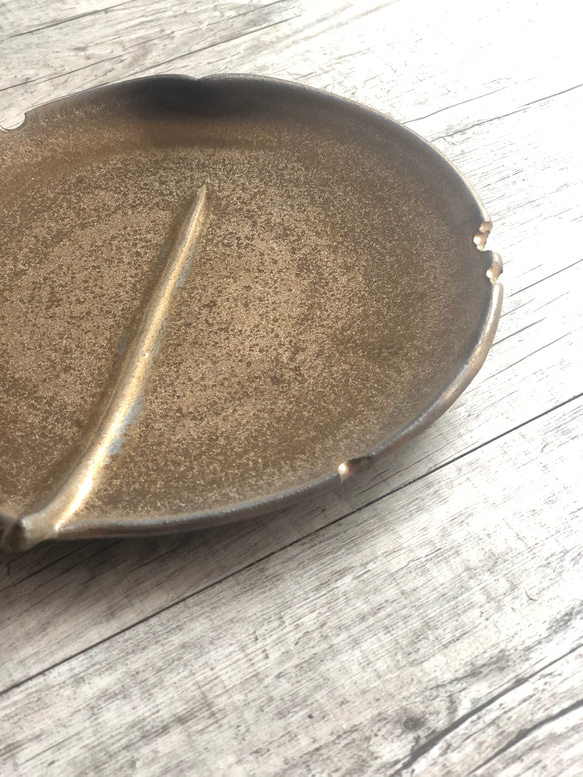 【送料無料】銅釉ポポラス葉器 4枚目の画像