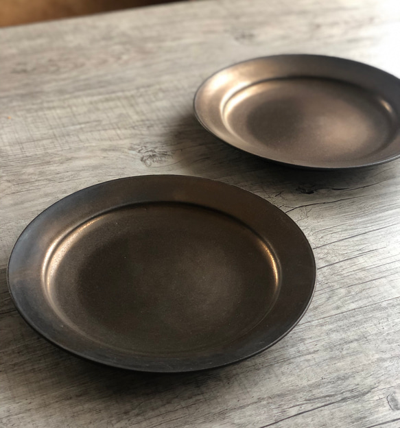 銅釉7寸リム皿 1枚目の画像