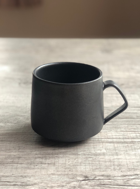 黒釉マグカップ 1枚目の画像
