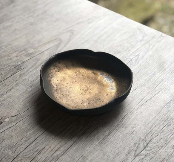 銅釉三角葉器 1枚目の画像