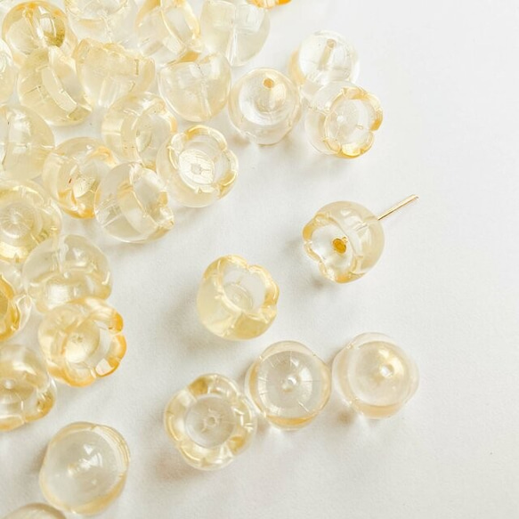 A52Rinn 18個 瑠璃ガラス アクセサリービーズ 鈴蘭すずらん透明  