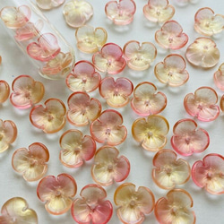 A32ガラスビーズ ペタル パンジー花びら15個 花弁薄いピンク＆ゴールド 2枚目の画像