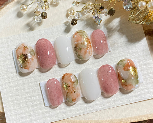 ＊R020＊ネイルチップ　ショートラウンド　ピンクベージュ　シルバーグリッター R020＊ネイルチップ ショートラウンド ピンクベージュ シルバー