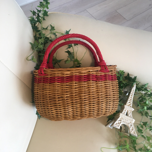 最終値下げ 再再再値下げしました かごバッグ（赤ストライプ）内袋付  