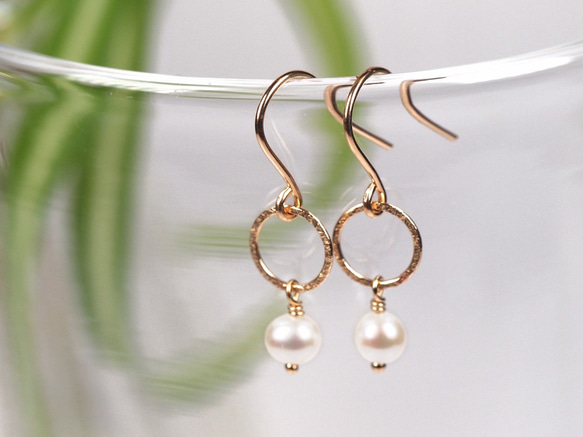 14KGF Moon Pearl Earrings 第4張的照片