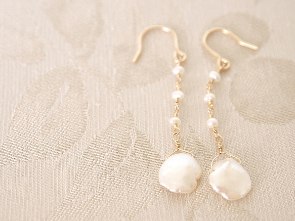 14KGF Petal Pearl Earrings 第1張的照片