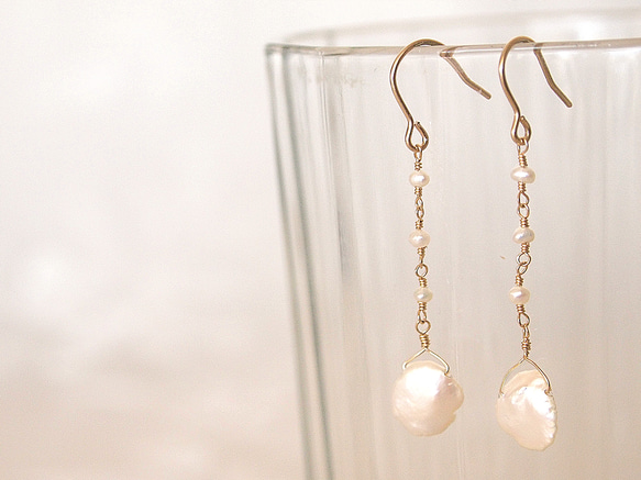 14KGF Petal Pearl Earrings 第3張的照片