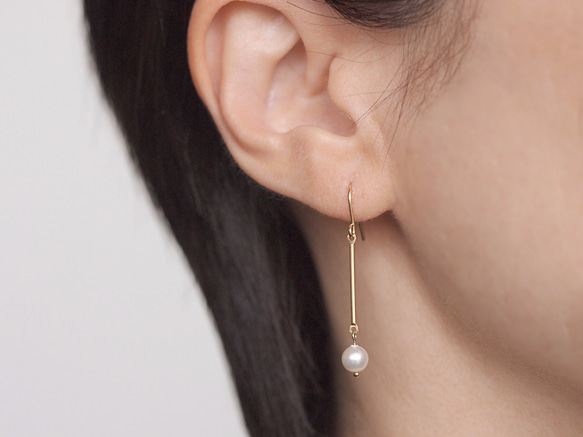 14KGF Pendulum Pearl Earrings 第4張的照片