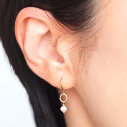 14KGF Petit Charm Earrings WH 第4張的照片