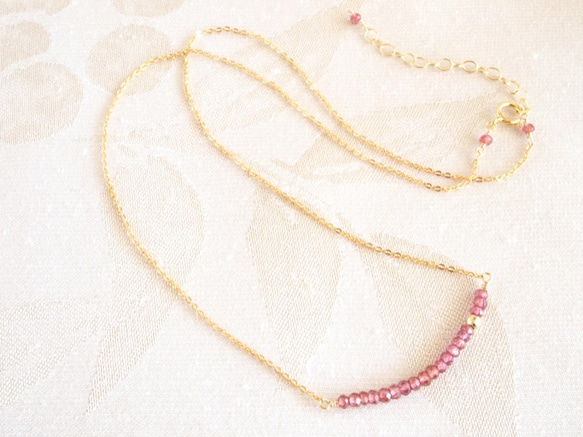 14KGF Garnet Line Necklace 第3張的照片